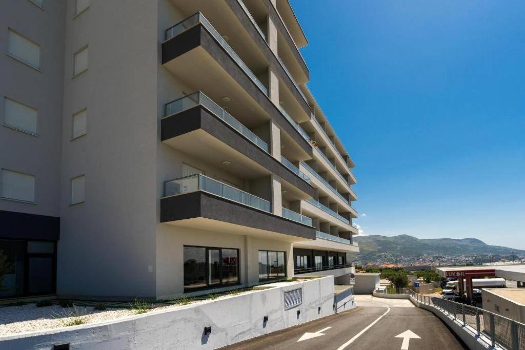Apartment With Seaview + Private Garage Parking Split Zewnętrze zdjęcie